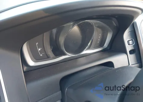 2015 Volvo Xc60 T5 Platinum из США, поврежденный, VIN YV440MDM3F2665183